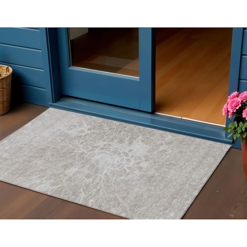 HomeRoots Abstract Transitional Rectangle Outdoor Rug - 3' x 5'