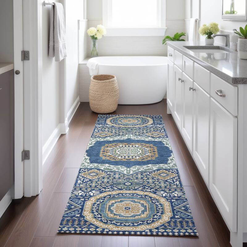 Machine Washable Indoor/ Outdoor Traditonal Isaiah Chantille Rug