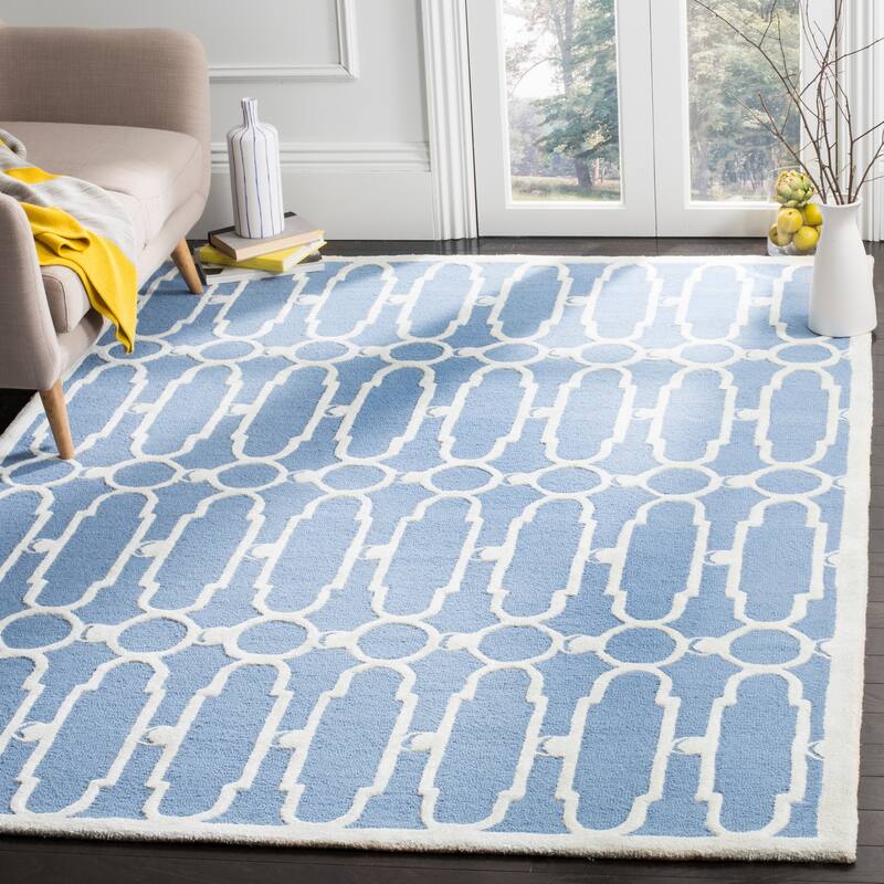SAFAVIEH Handmade Bella Deepla Modern Floral Wool Rug - 6' x 9' - Blue/Ivory