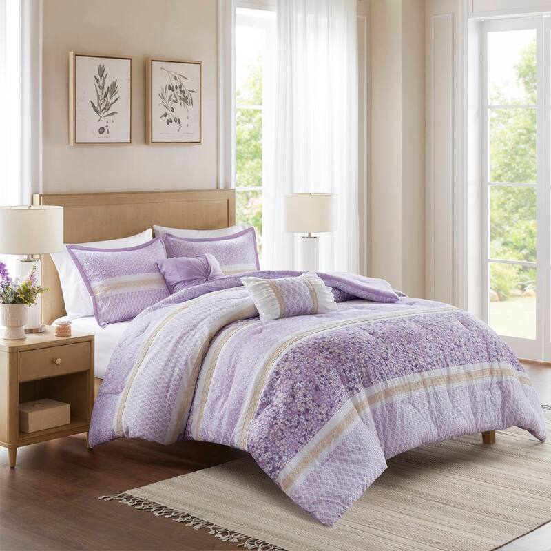 Madison Park Evian 5 Piece Seersucker Comforter Set with Throw Pillows