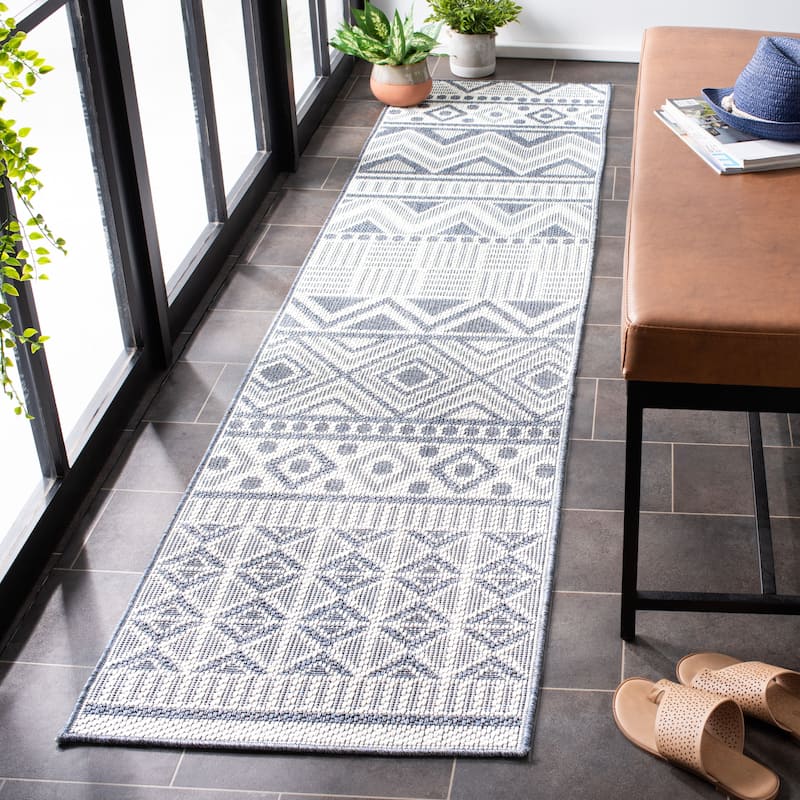 SAFAVIEH Bermuda Washable Zsofia Indoor/ Outdoor Waterproof Rug - 2' x 8' Runner - Cream/Navy