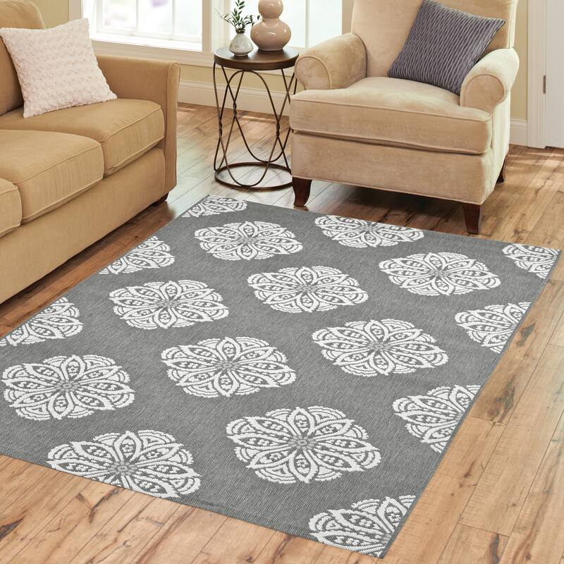 SAFAVIEH Courtyard Cedrine Floral Medallion Indoor/ Outdoor Waterproof Patio Rug Backyard - 8' x 11' - Grey/Beige