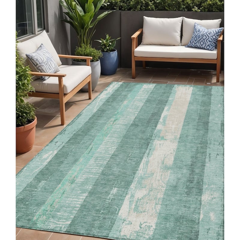 HomeRoots Striped Transitional Rectangle Outdoor Rug - 5' X 8'