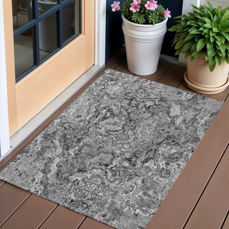 HomeRoots Abstract Transitional Rectangle Outdoor Rug - 3' x 5'
