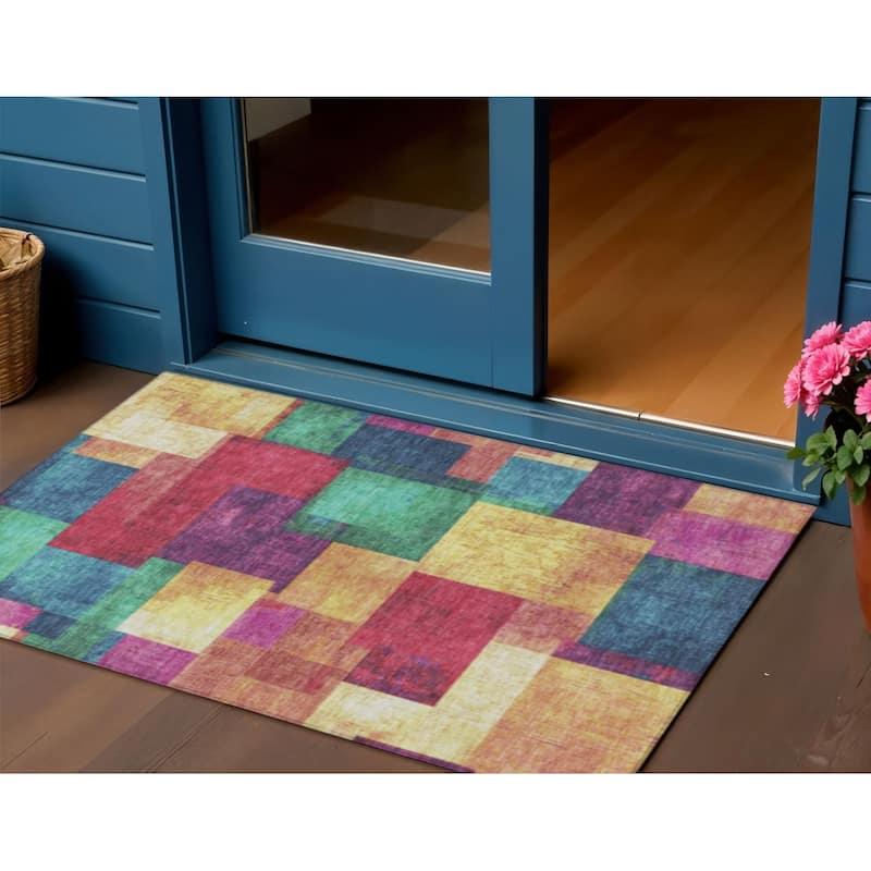 HomeRoots Geometric Traditional Rectangle Outdoor Rug - 3' x 5'