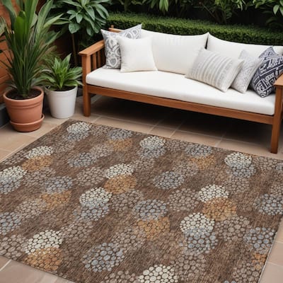 HomeRoots Polka Dot Transitional Rectangle Outdoor Rug
