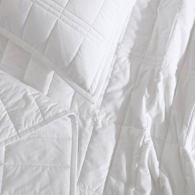 Calvin Klein Washed Percale Cotton Reversible Quilt Set