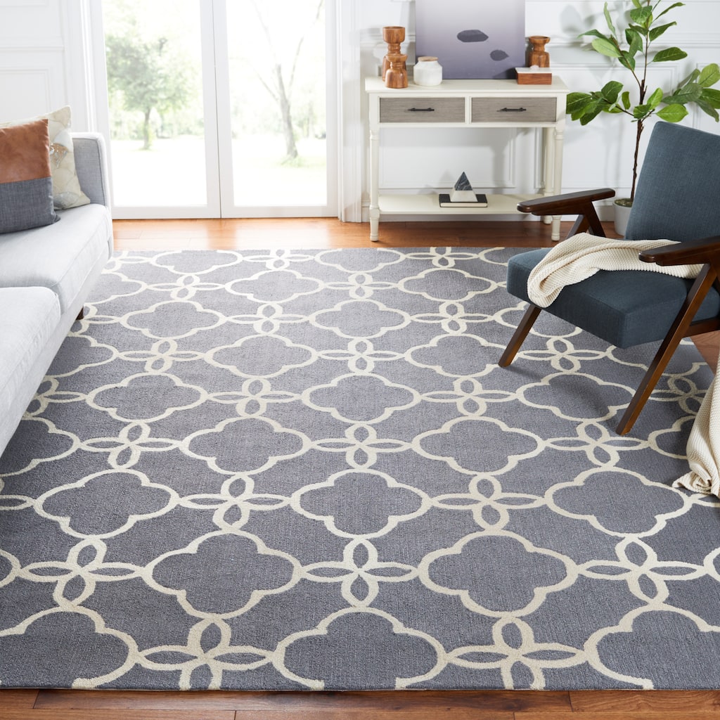 SAFAVIEH Handmade Four Seasons Gulea Floral Rug