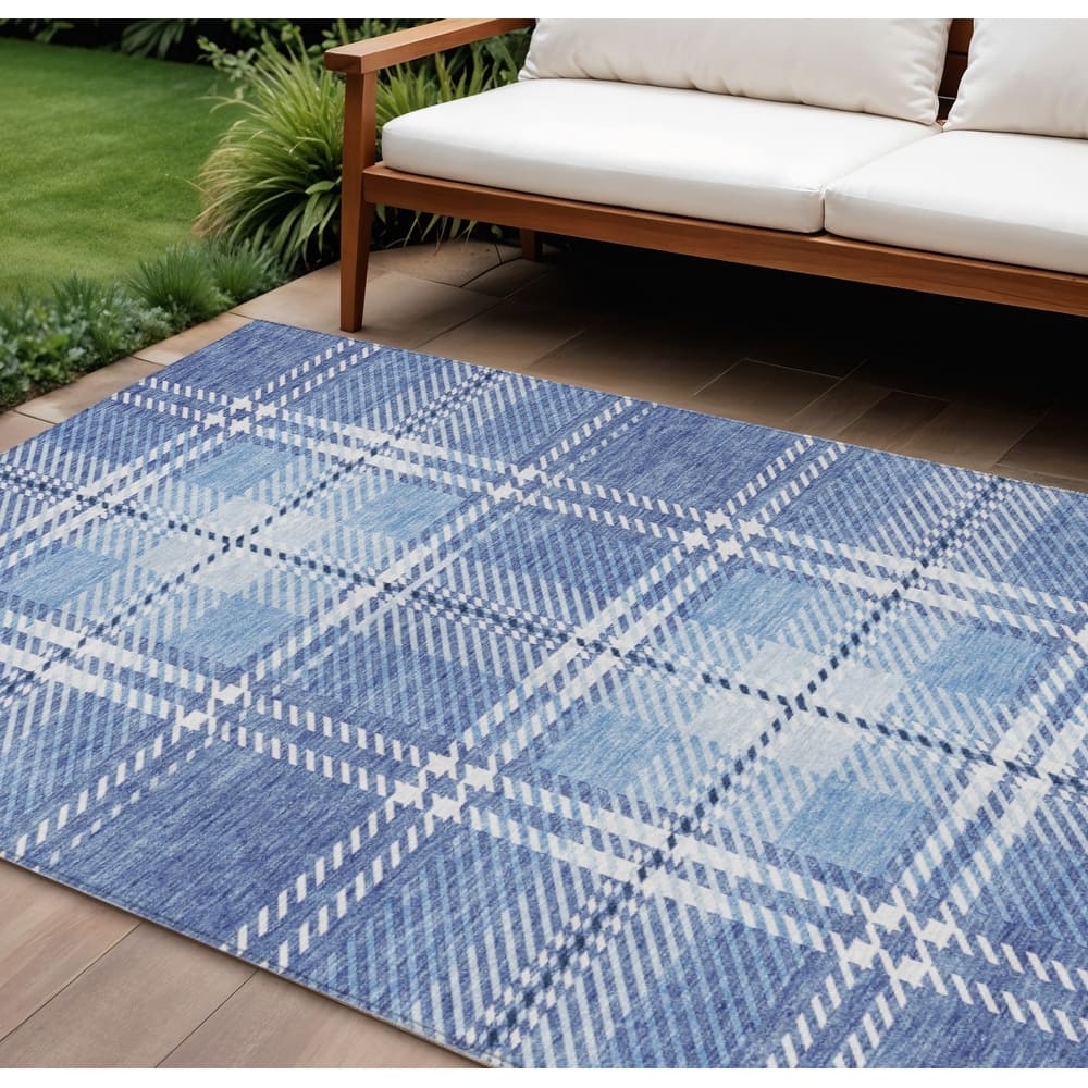 HomeRoots Plaid Transitional Rectangle Outdoor Rug