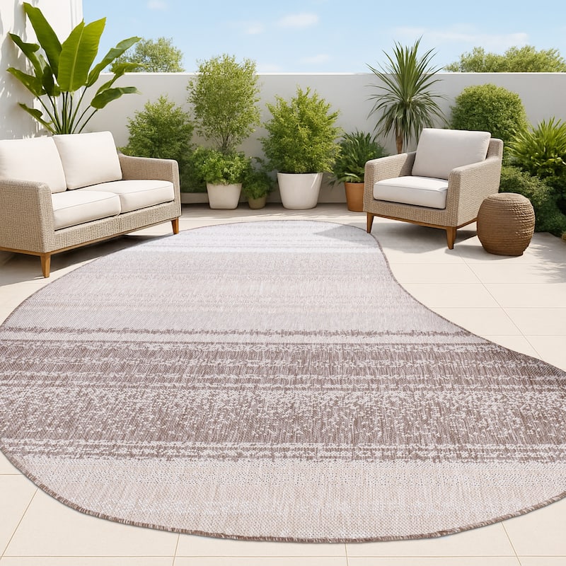 JONATHAN Y Evan Modern Rustic Organic Curve Indoor/Outdoor Shaped Area Rug