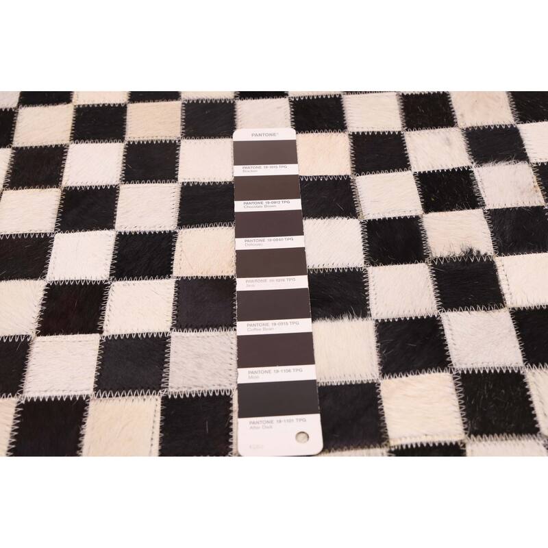 ECARPETGALLERY Handmade Cowhide Patchwork Black, Cream Leather Rug - 7' x 7'