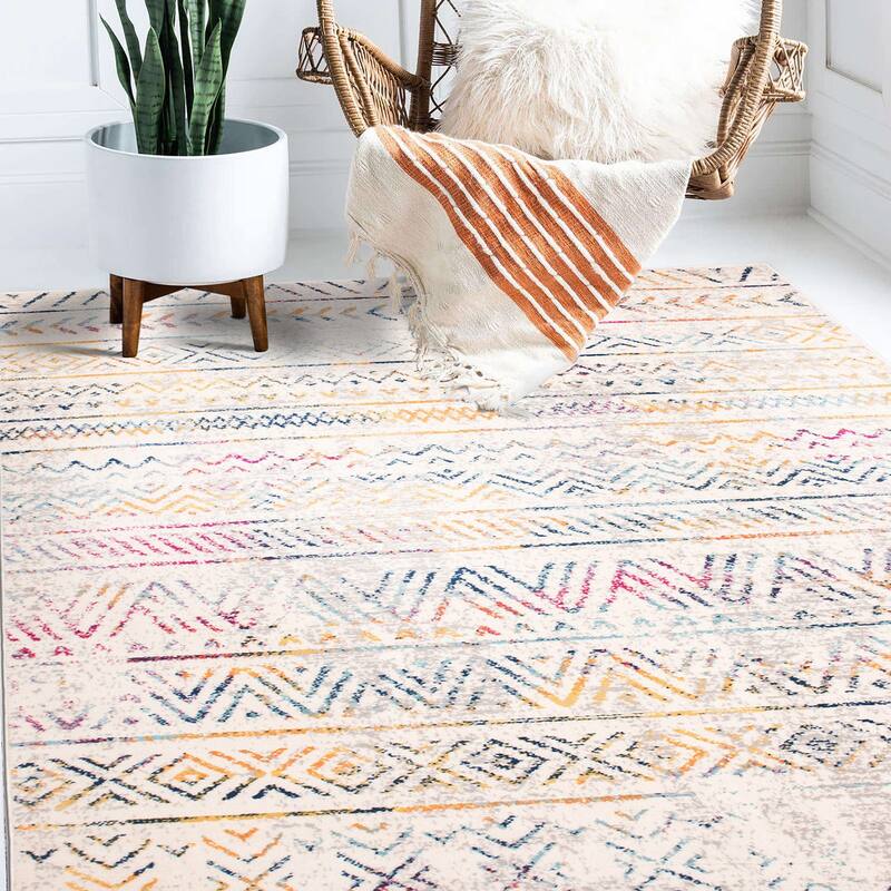 The Curated Nomad Midtown Geometric Distressed Bohemian Rug - 3' 3" x 5' - Multi