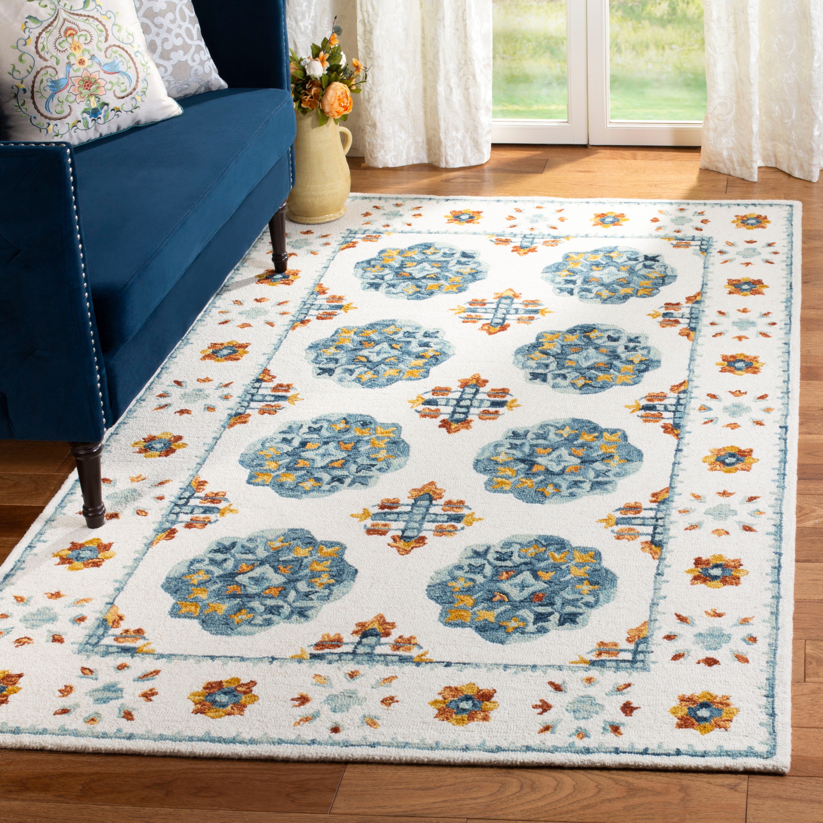 SAFAVIEH Handmade Blossom Elze & Contemporary Floral & Botanical