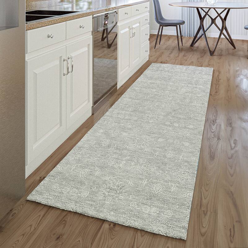 Premium Washable Super Soft Traditional Borderless Mayfield Rug - Silver - 2' 3" x 7' 6"