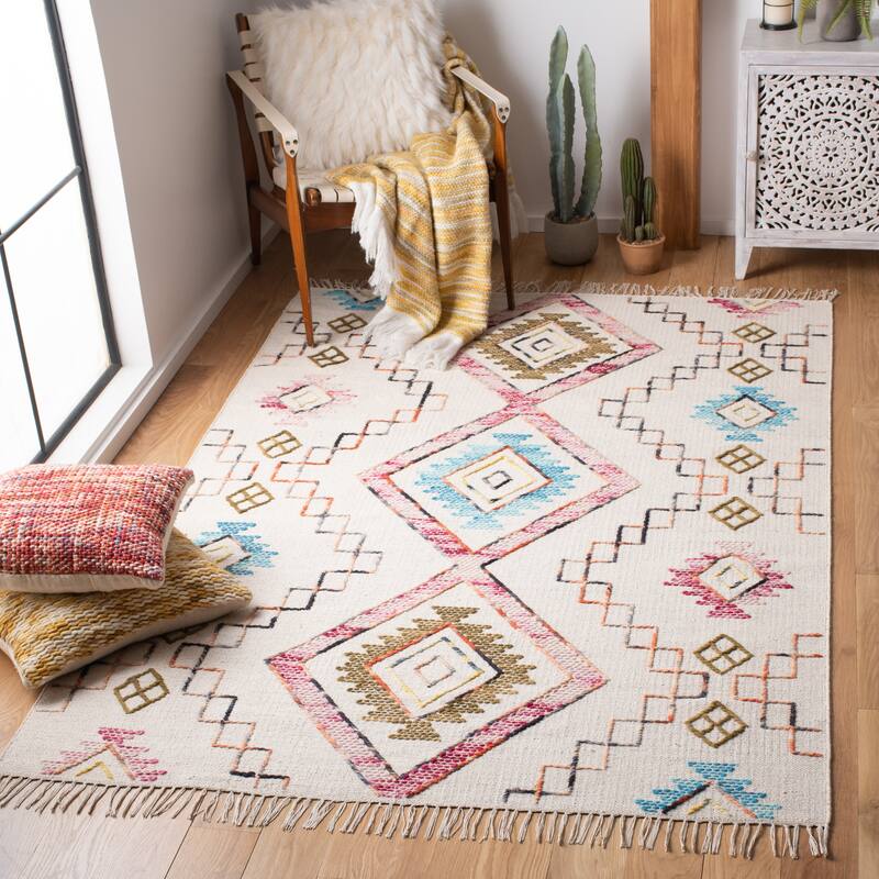 SAFAVIEH Flatweave Kilim Nidaa Moroccan Wool Rug - 8' x 10' - Ivory/Pink