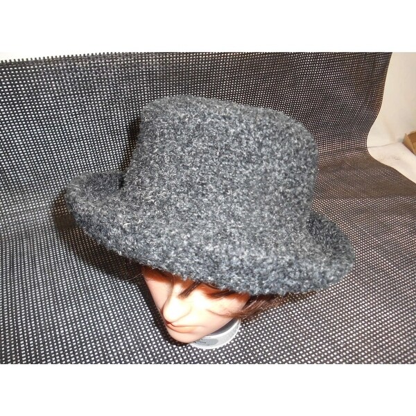 liz claiborne hats