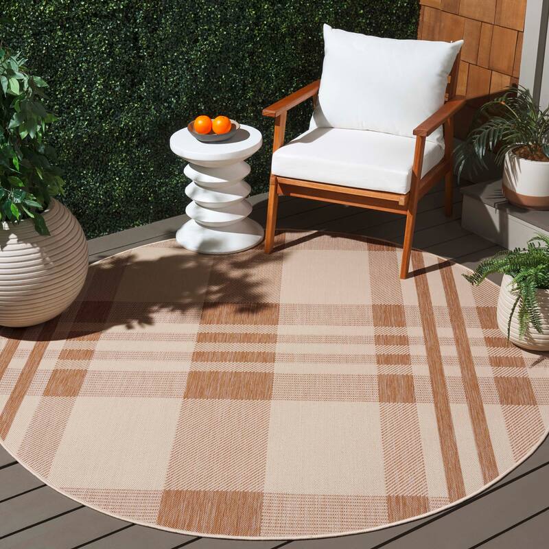 SAFAVIEH Courtyard Oriole Plaid Indoor/ Outdoor Waterproof Patio Backyard. - 6'7" Round - Natural/Beige