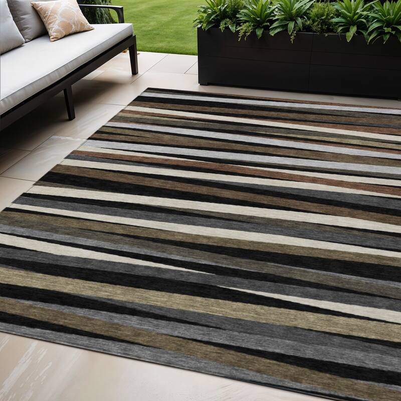 HomeRoots Striped Transitional Rectangle Outdoor Rug - 5' X 8'