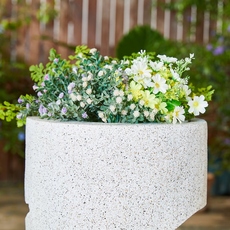 Glitzhome Modern Minimalist Spiral LED Polyresin Outdoor Fountain with Small Planter