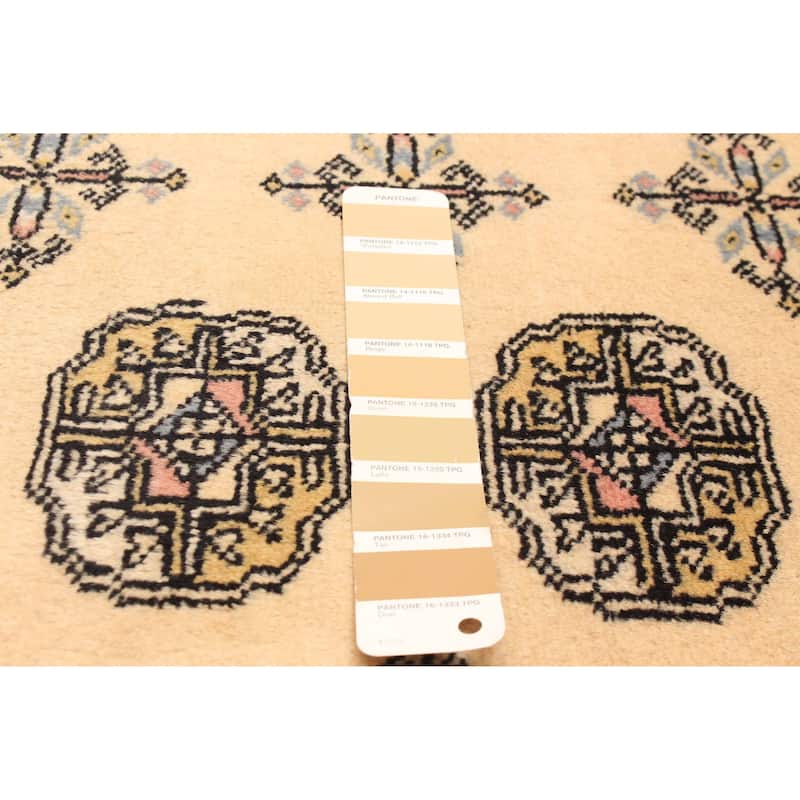 ECARPETGALLERY Hand-knotted Peshawar Bokhara Beige Wool Rug - 3'2 x 5'6