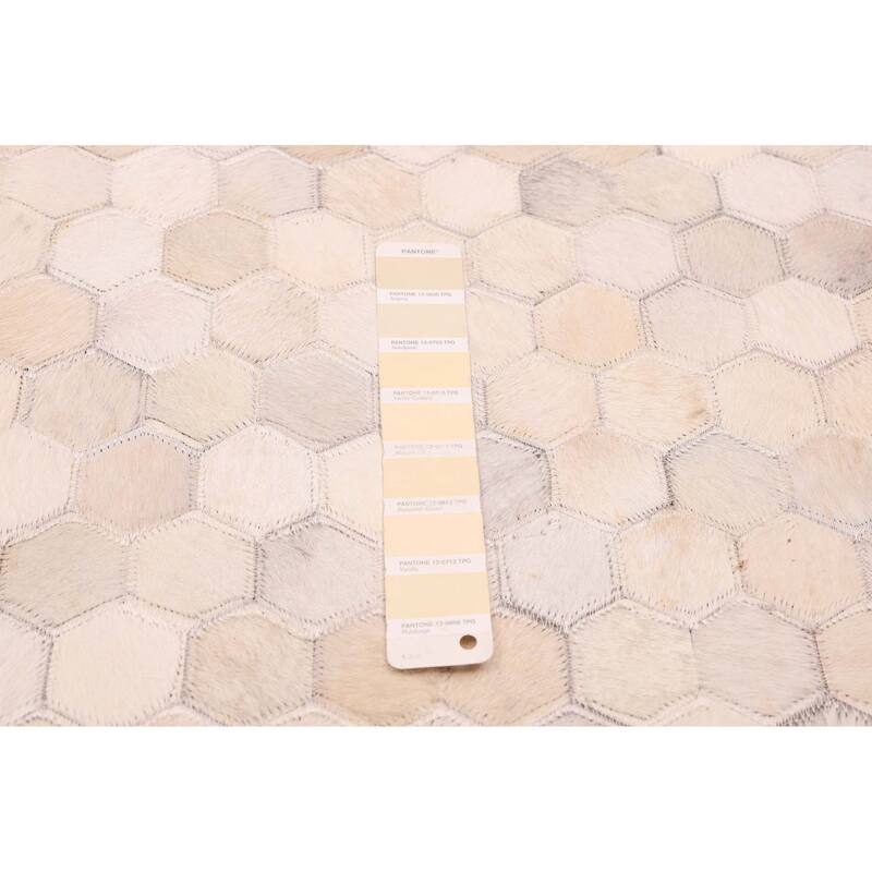 ECARPETGALLERY Handmade Cowhide Patchwork Ivory Leather Rug - 6'0 x 6'0