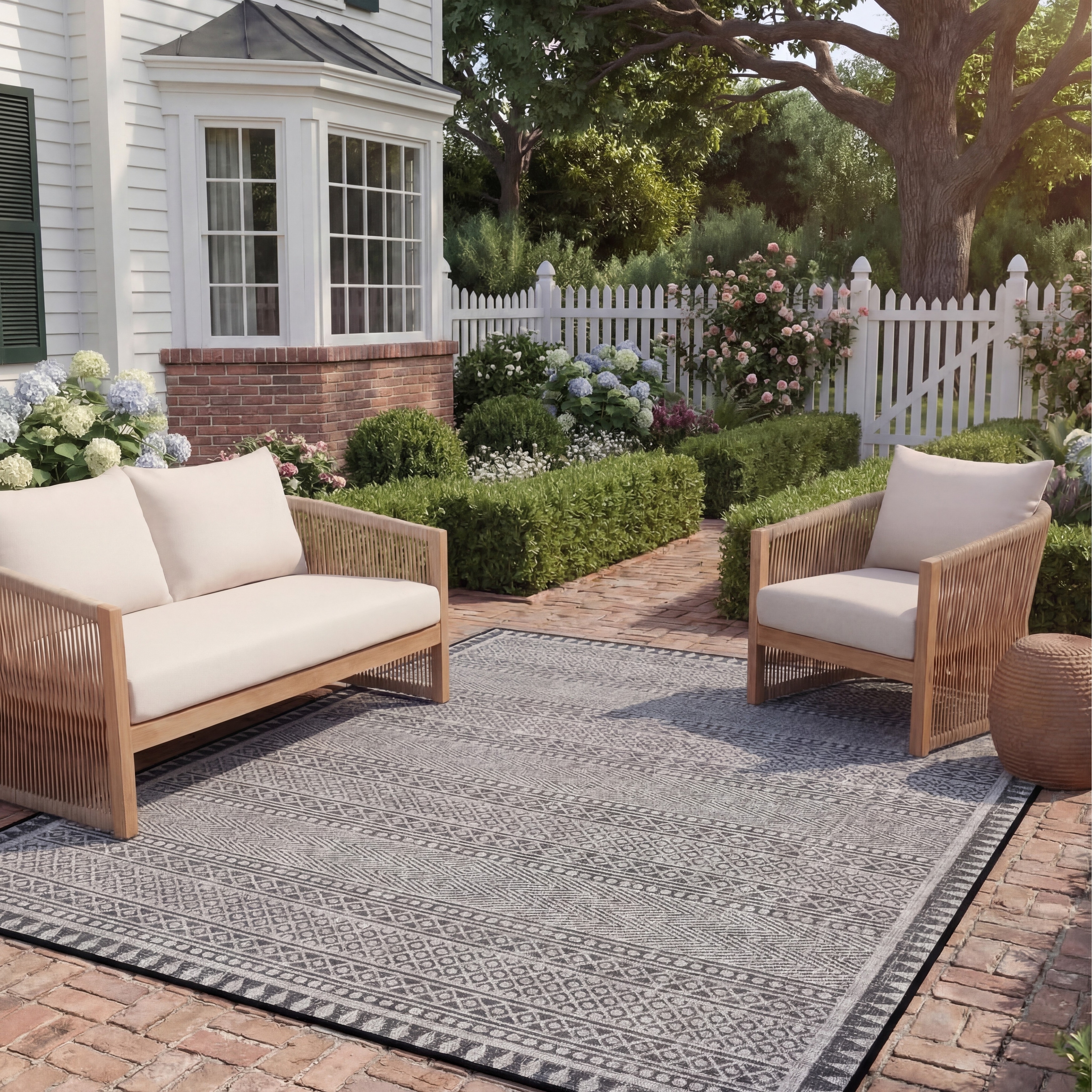 SAFAVIEH Courtyard Marje Transitional Rug