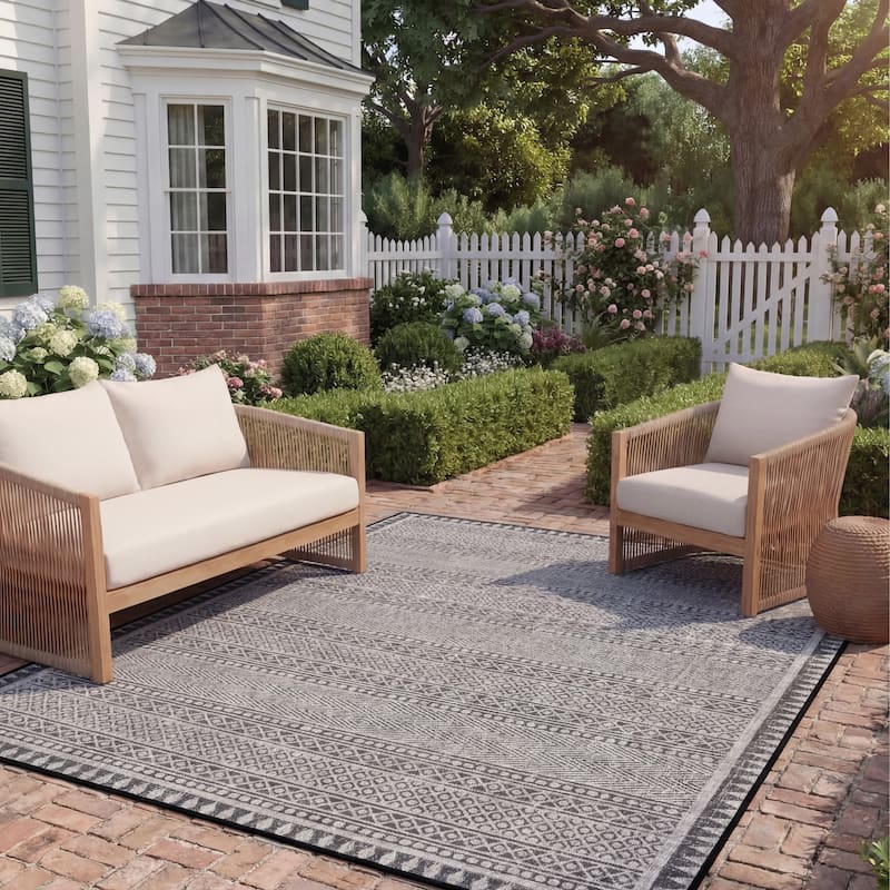 SAFAVIEH Courtyard Marje Transitional Rug