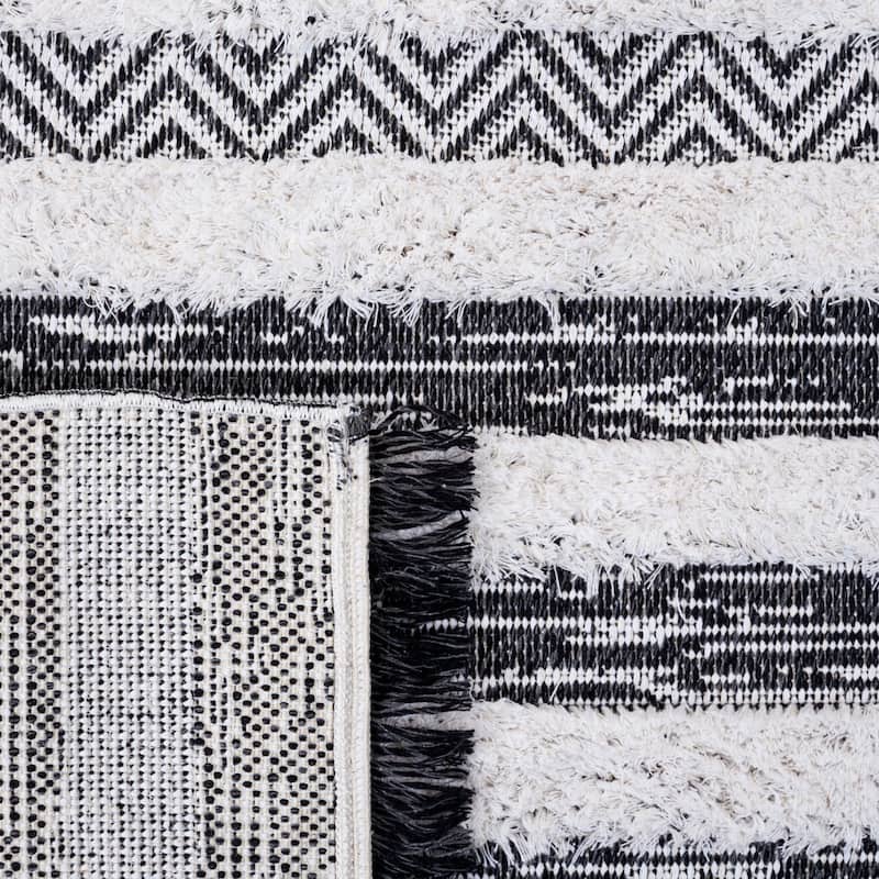 SAFAVIEH Augustine Zoulikha Stripe Fringe Rug