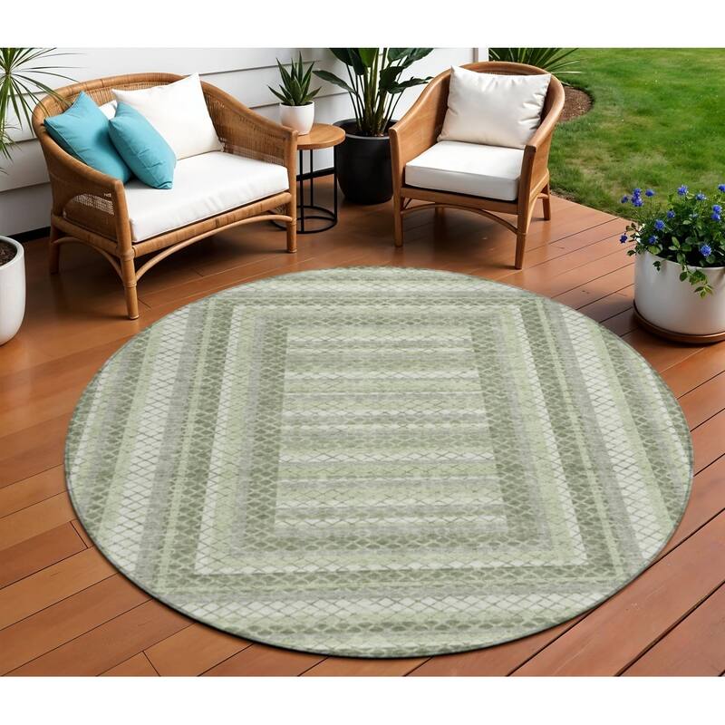 HomeRoots Geometric Transitional Rectangle Outdoor Rug - 8' Round