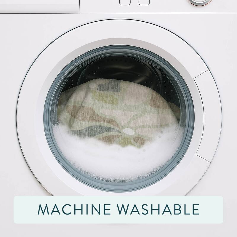 Machine Washable Indoor/ Outdoor Modern Gilcrest Chantille Rug