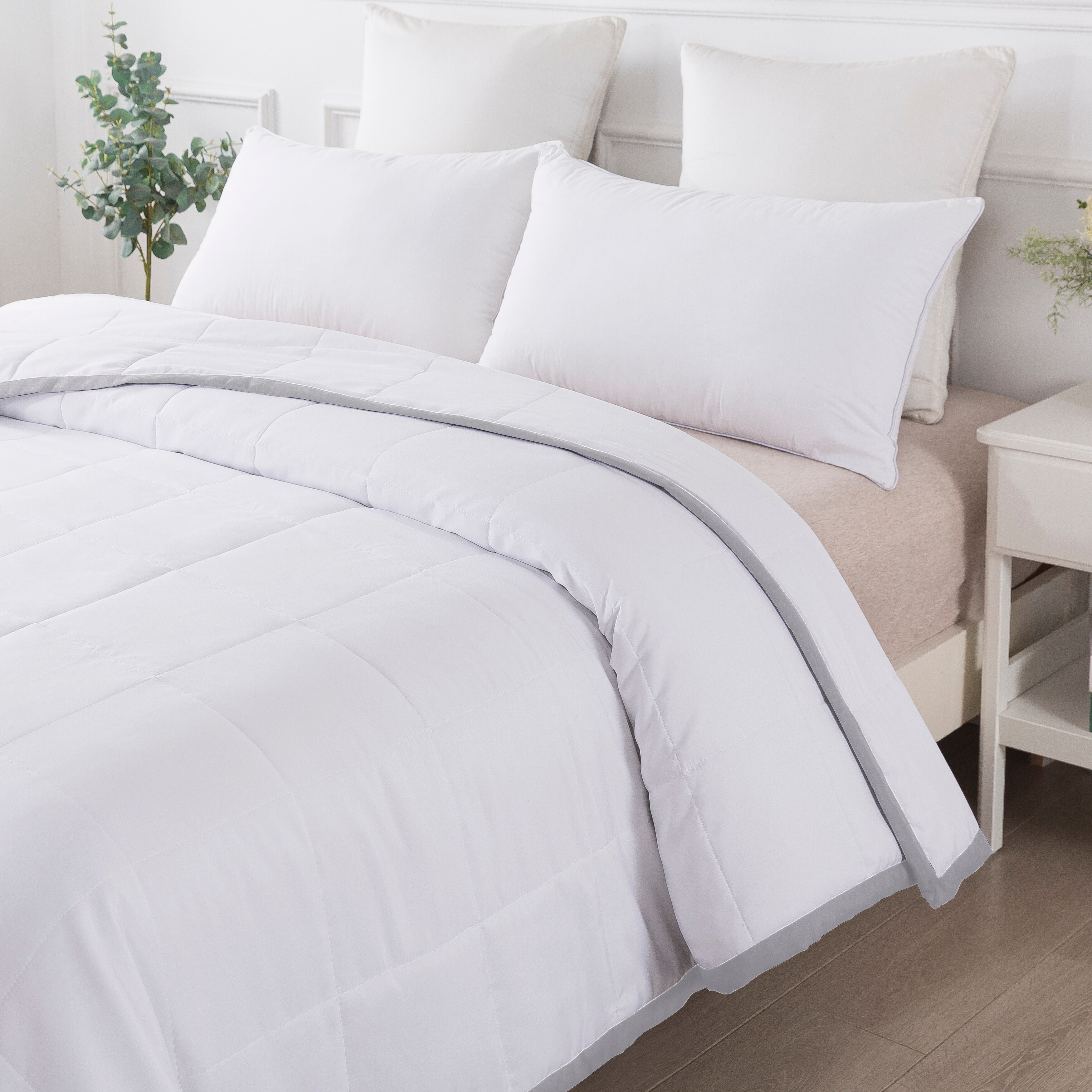 Soft Hypoallergenic Down Alternative Blanket with Frame  -image