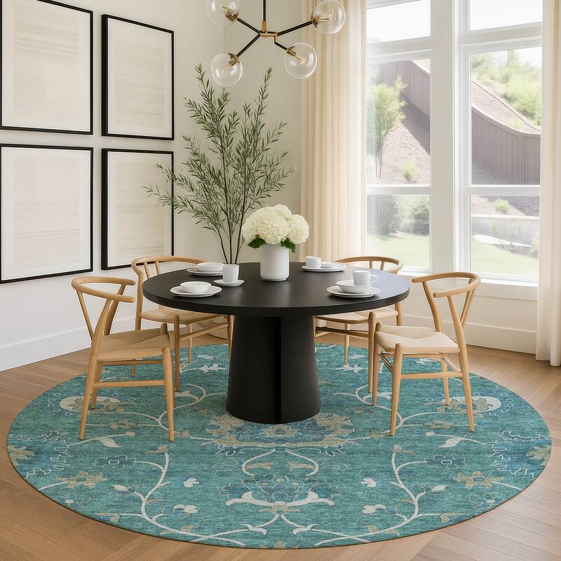 Machine Washable Indoor/ Outdoor Traditional Luna Chantille Rug