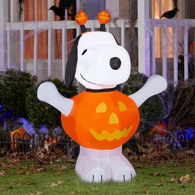 Airblown-Snoopy in Pumpkin Outfit-Peanuts