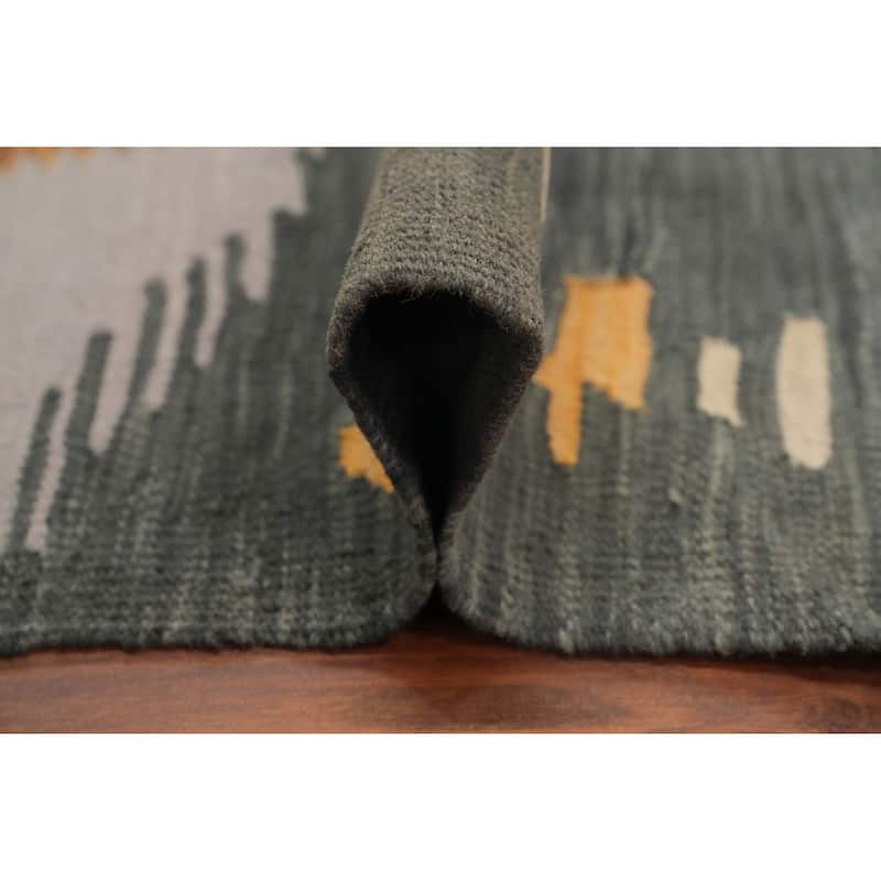 Hand Woven Southwestern Wool Multi-Colored Geometric Area Rug - 6' 6'' X 5' 0''