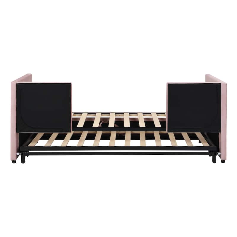 Upholstered daybed with Pop Up Trundle