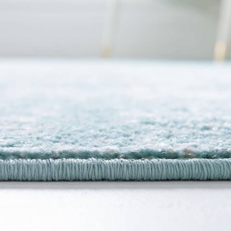 Traditional Brenda Collection Area Rug