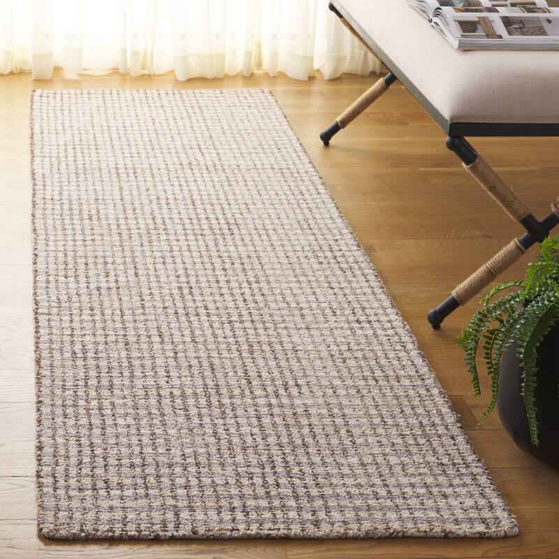 SAFAVIEH Handmade Abstract Daina Modern & Contemporary Wool Rug - 2'3" x 8' Runner - Beige/Grey