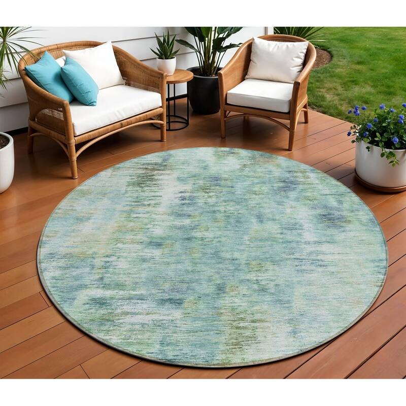 HomeRoots Abstract Transitional Rectangle Outdoor Rug - 8' Round