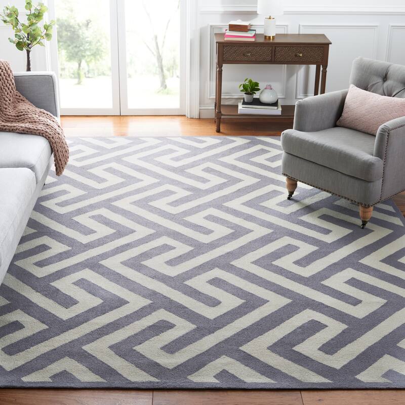 SAFAVIEH Handmade Four Seasons Selvi Floral Rug - 8' x 10' - Ivory/Grey