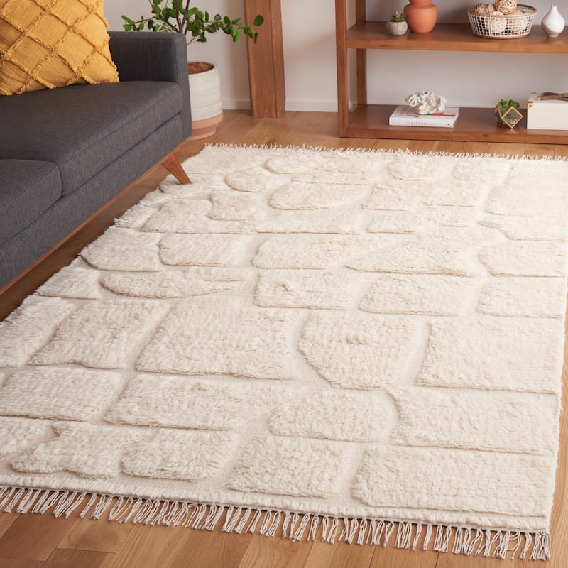 SAFAVIEH Handmade Kenya Nives Southwestern Wool Rug - 6' x 9' - Ivory
