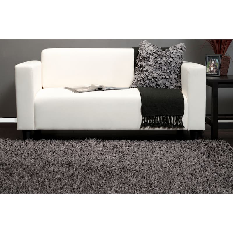 Hand-woven Raz Soft Plush Shag Area Rug (5' x 8')