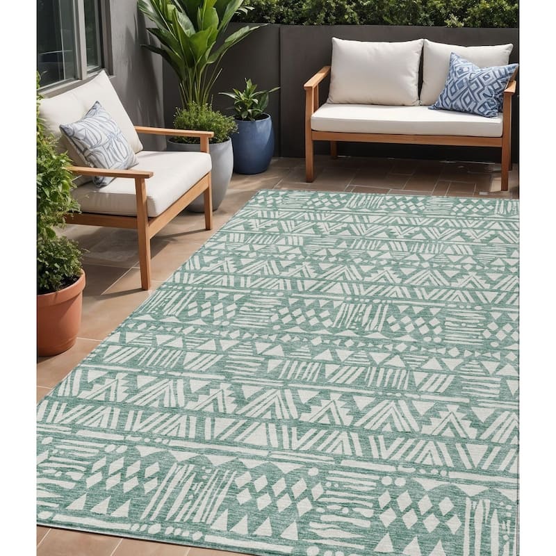 HomeRoots Southwestern Transitional Rectangle Outdoor Rug - 5' X 8'