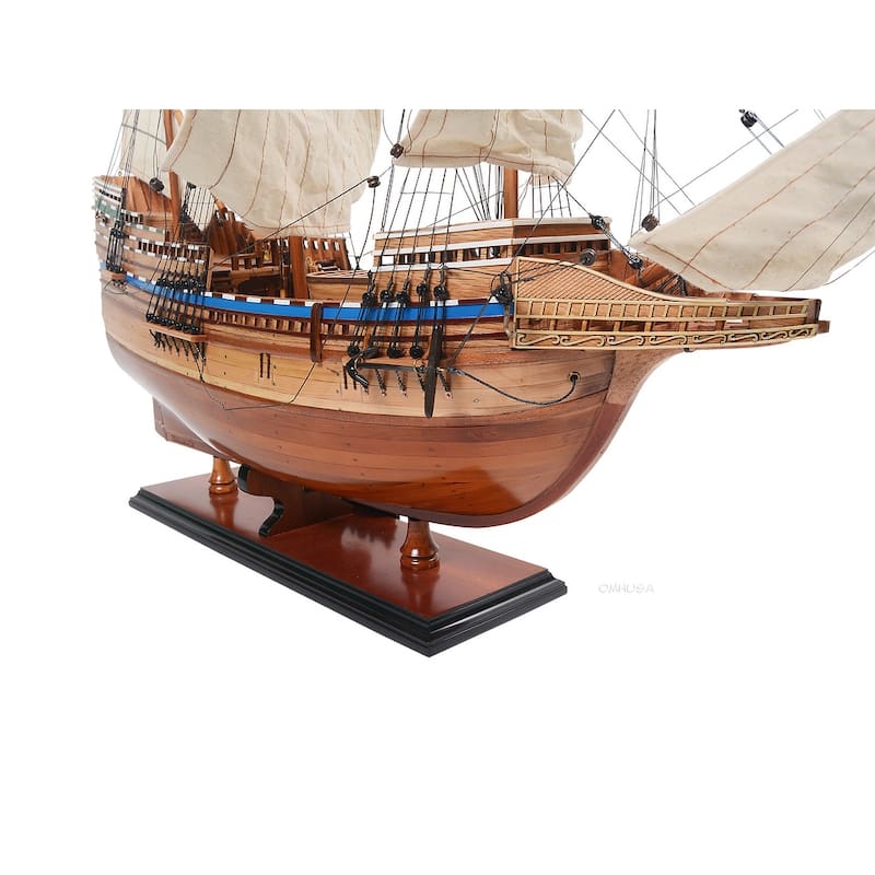 Majestic Mayflower Combo: A Model Ship and Iconic T-Shirt