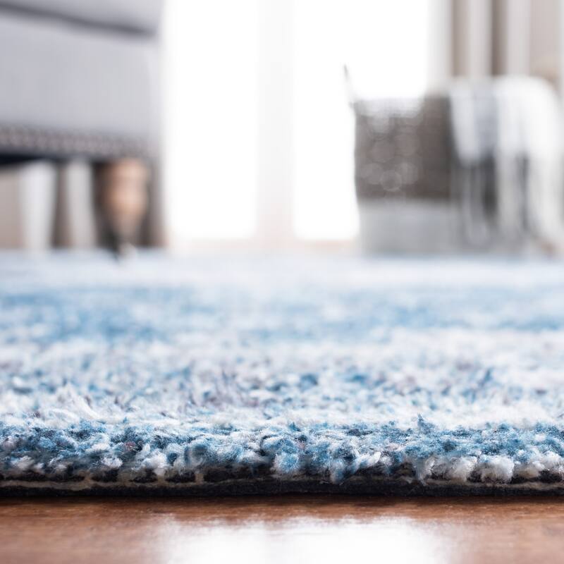 SAFAVIEH Handmade Classic Vintage Grozdana Transitional Polyester Rug