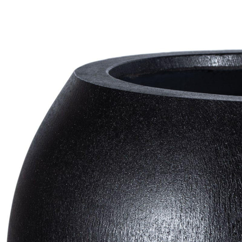 SAFAVIEH Outdoor Kenslia Black Planter.