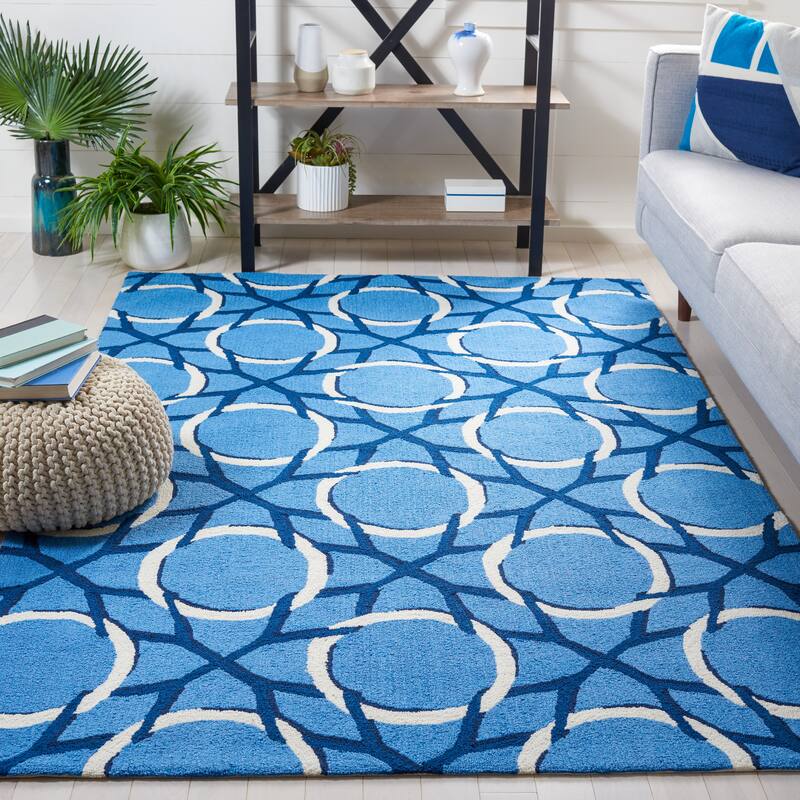 SAFAVIEH Handmade Four Seasons Penka Floral Rug - 3'6" x 5'6" - Blue/Ivory