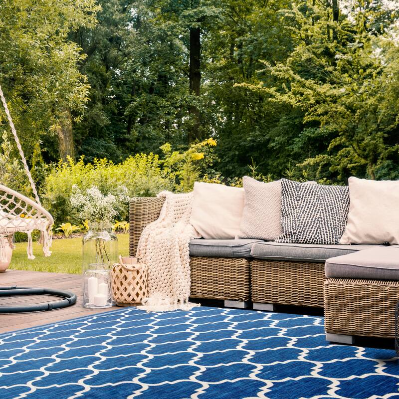 SAFAVIEH Courtyard Sufia Waterproof Trellis Backyard Patio Rug