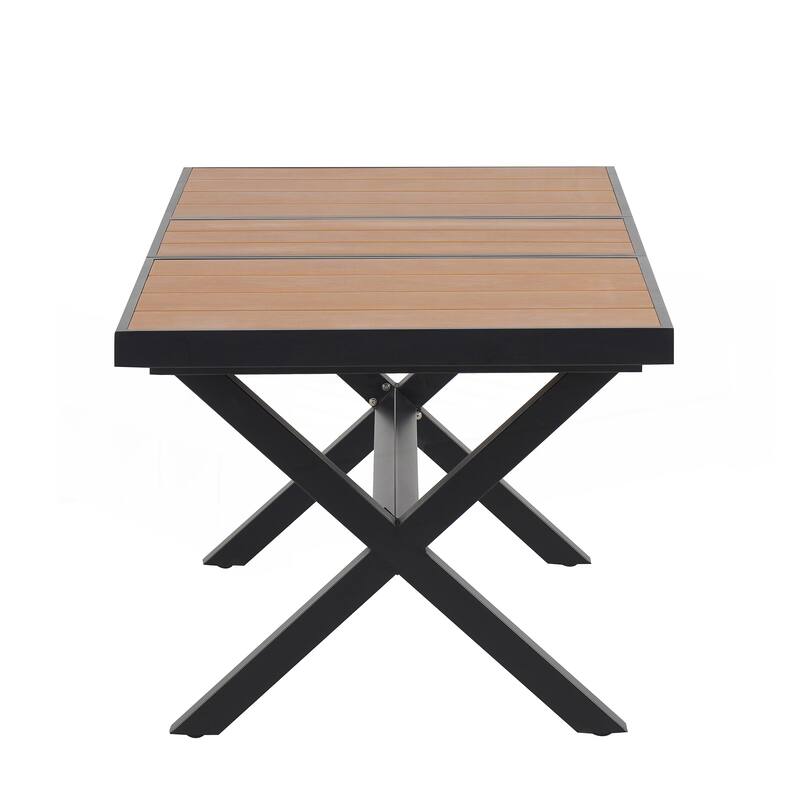 Experience Outdoor Dining Freedom with a Flexible Set