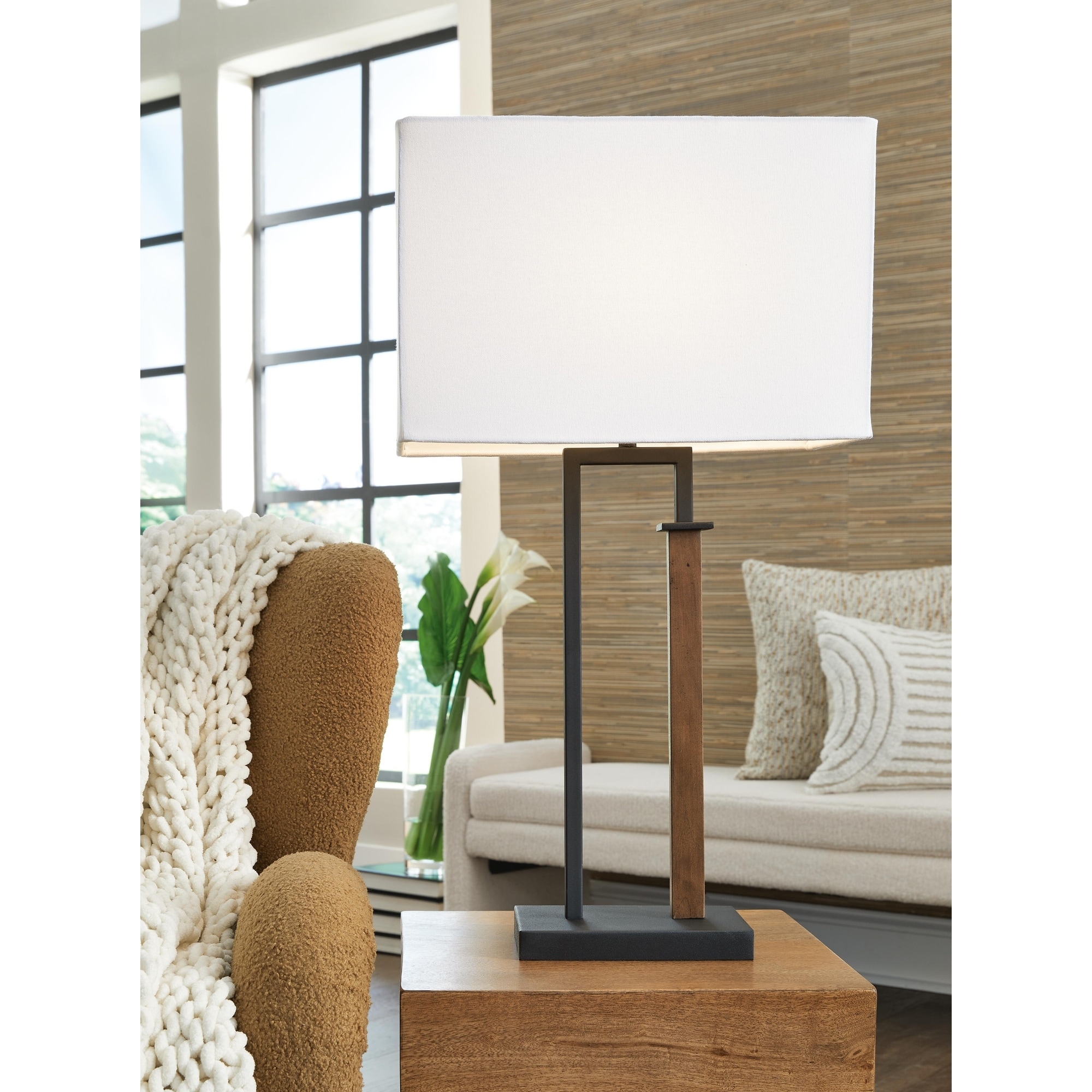 Signature Design by Ashley Voslen Black/Brown Table Lamp (Set of 2) - 15.5" W x 8.63" D x 27.75" H