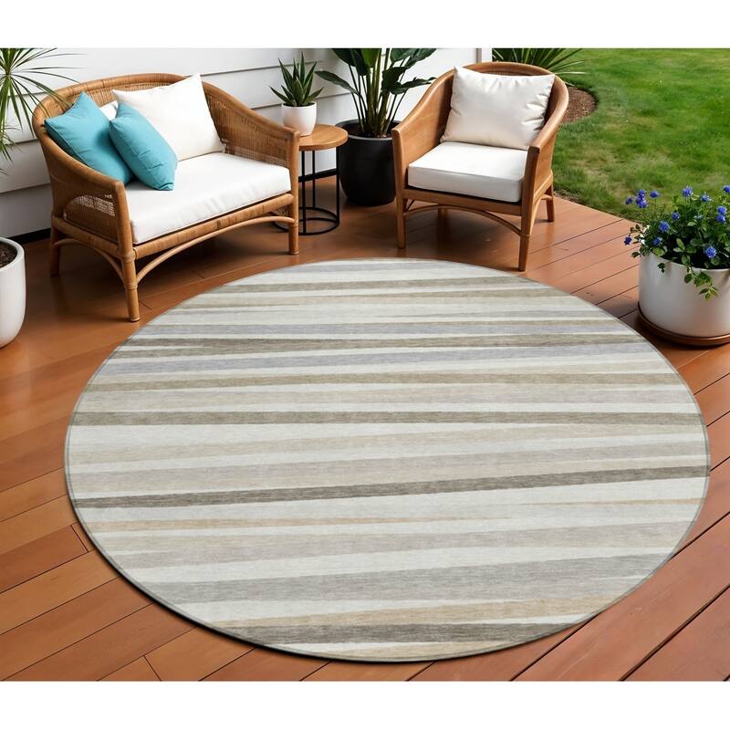 HomeRoots Striped Transitional Rectangle Outdoor Rug - 8' Round